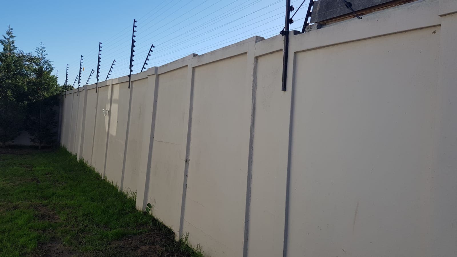 Electric fencing and security installation Cape Peninsula — Econo Projects