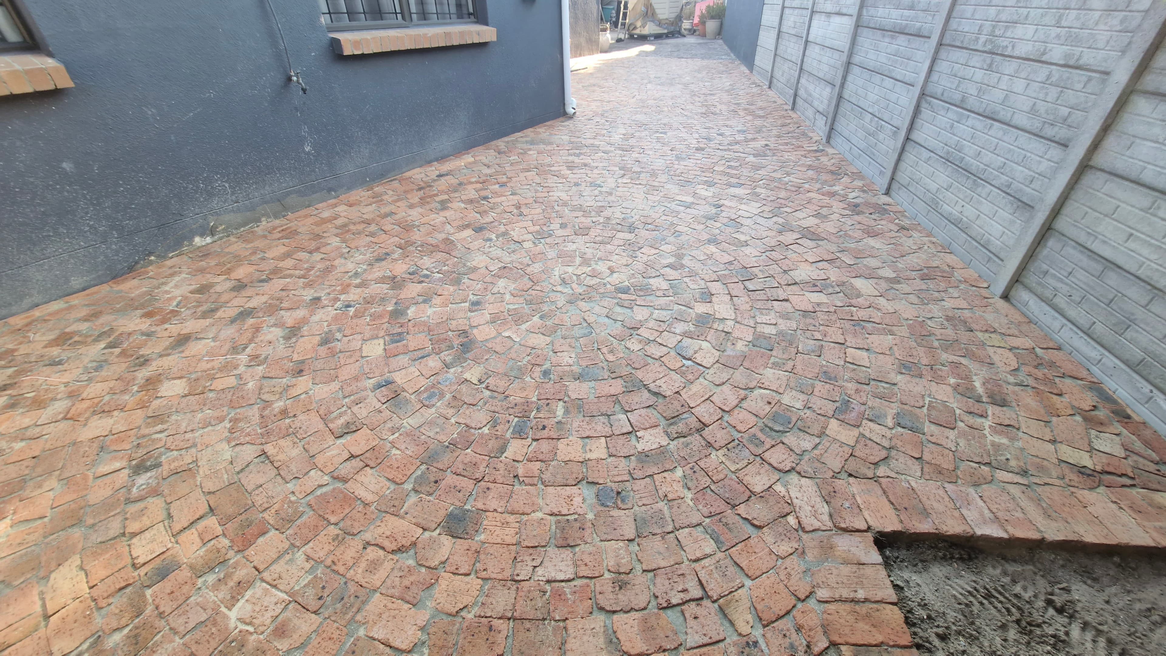 Precision paving installation Cape Peninsula — Econo Projects